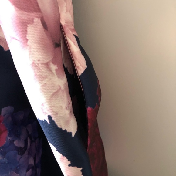 New Chi Chi London Floral Navy Dress 10 - Picture 9 of 14